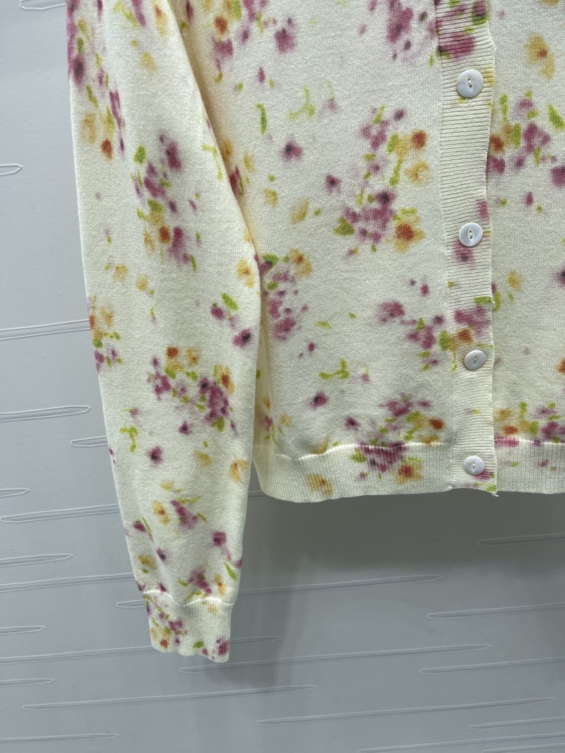 Pra*a sweaters